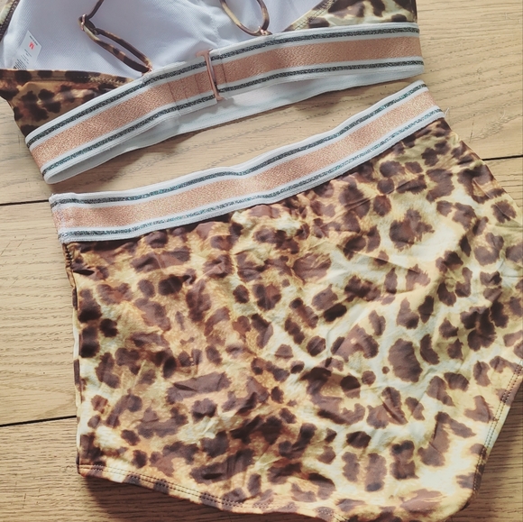 Leopard Bikini - Picture 2 of 3
